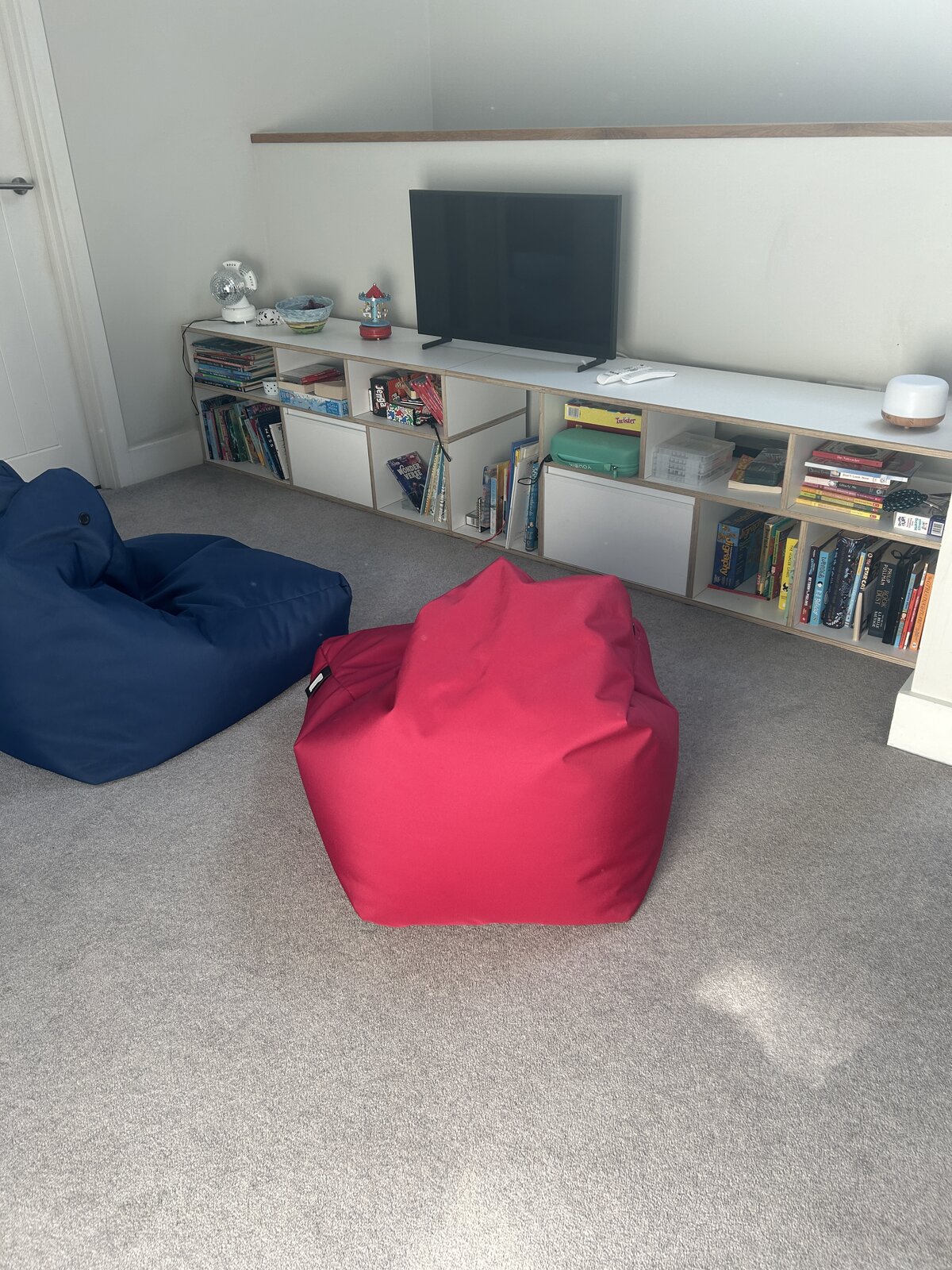 Tylko shelving unit with bean bags